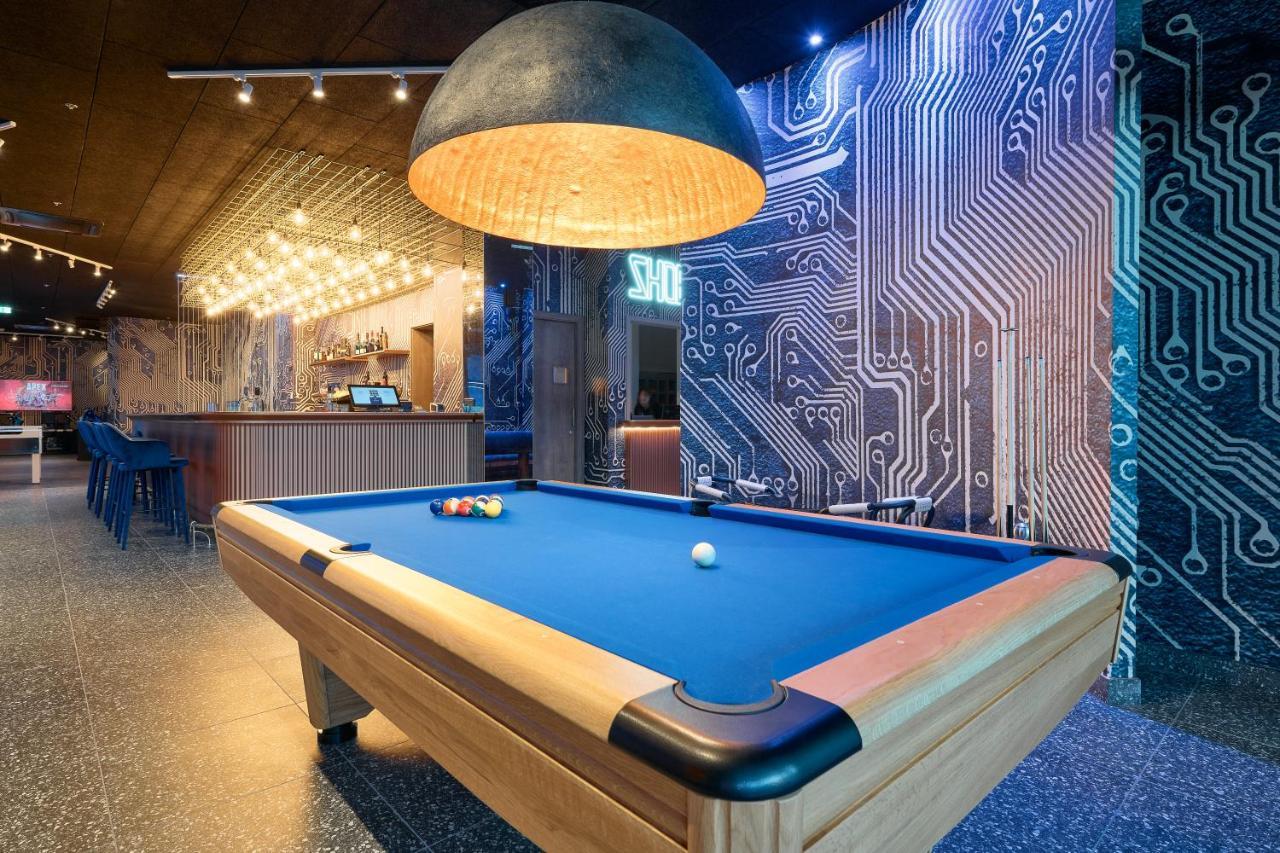 Falkensteiner Family Hotel Diadora Petrcane Buitenkant foto A pool table
