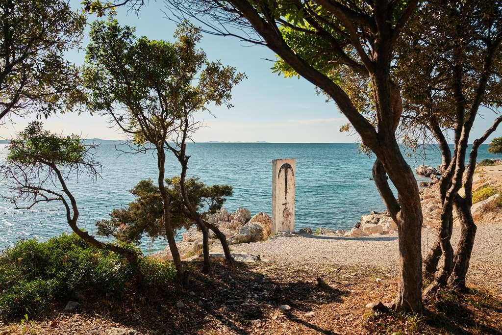 Falkensteiner Family Hotel Diadora Petrcane Faciliteiten foto The remains of the Roman villa at the southern end of the island