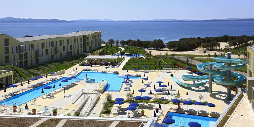 Falkensteiner Family Hotel Diadora Petrcane Buitenkant foto View of the hotel complex